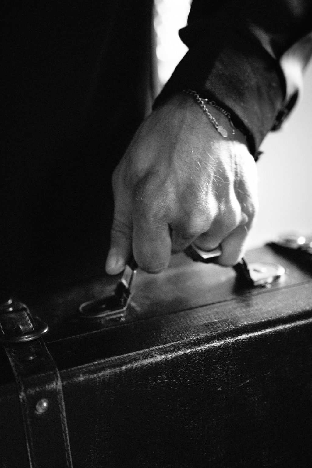 Manual work along the spine